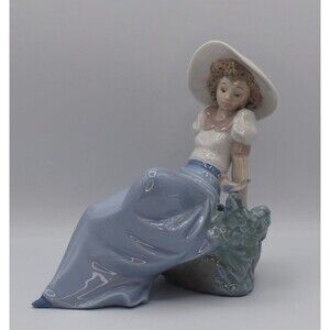 Nao Lladro 1042  Listening to Birds song Vintage Retired Figurine